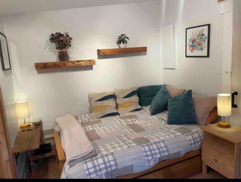 Building Photo - 3276 SE Grant St