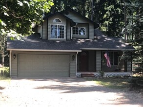 Building Photo - Welcome to Your Dream Home in the Lake Com...