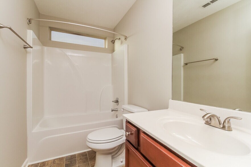 Building Photo - 1634 Colyn Avenue