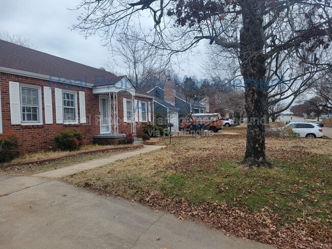 Building Photo - 1415 S New Haven Ave