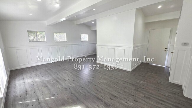 Building Photo - 635den