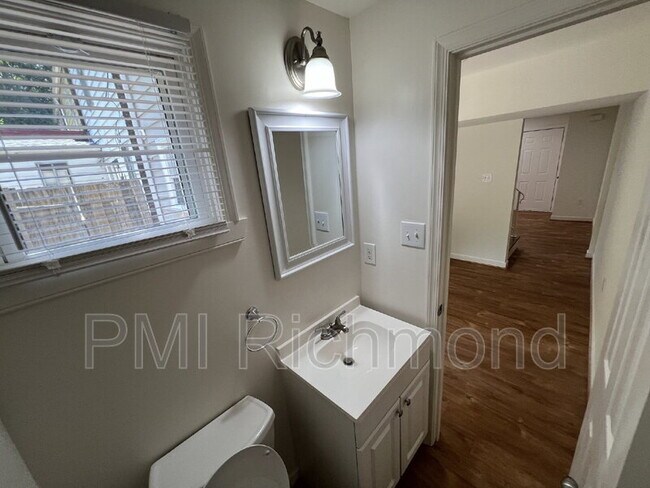 Building Photo - 307 Cedarwood Rd