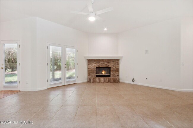 Building Photo - 1181 Westwood Dr