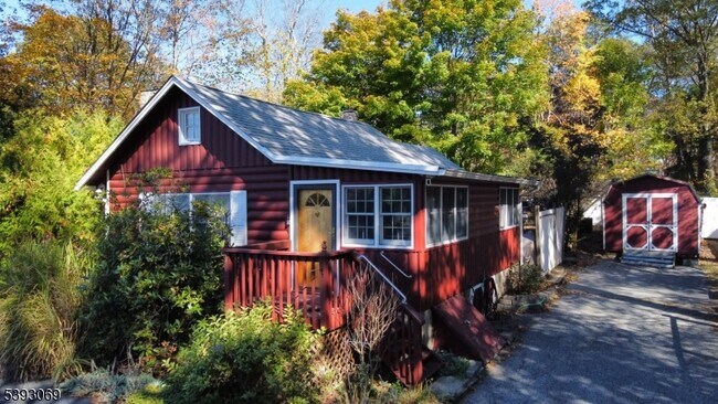 Building Photo - 215 Annisquam Rd