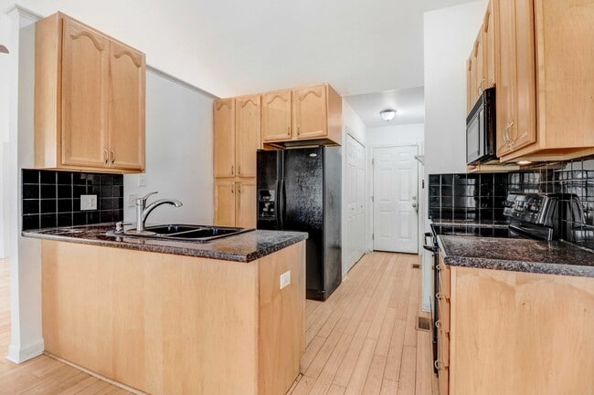 Building Photo - 205 Wingspread Dr