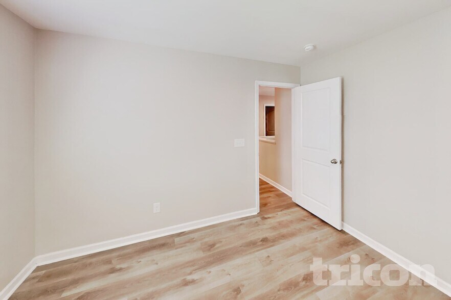 Building Photo - 2412 Solomon Ln