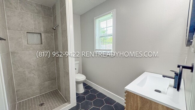 Building Photo - 2613 Fairbrook St