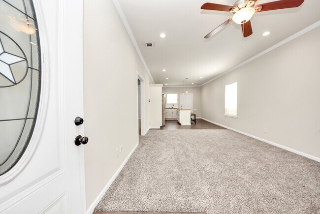 Building Photo - Renovated Houston Gem Near Downtown & the Medical Center