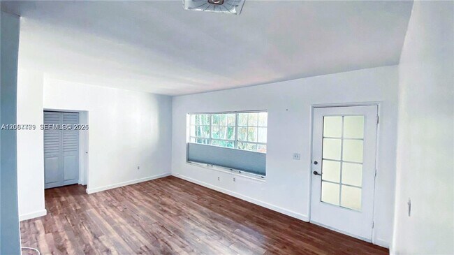 Building Photo - 8620 Byron Ave