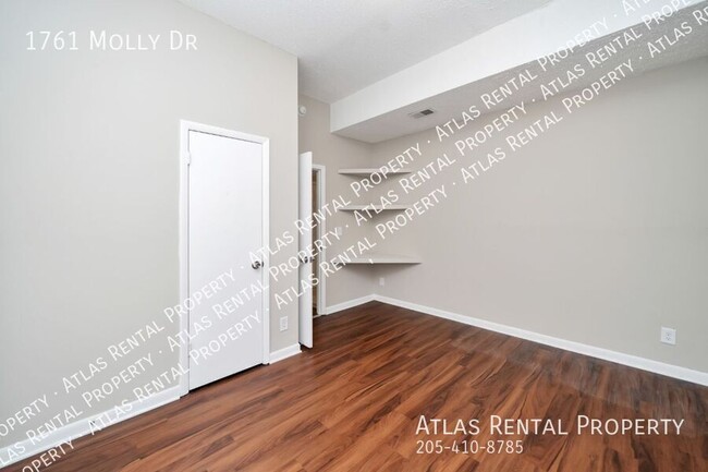Building Photo - 1761 Molly Dr