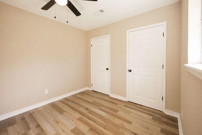 Building Photo - 732-732 Randall St