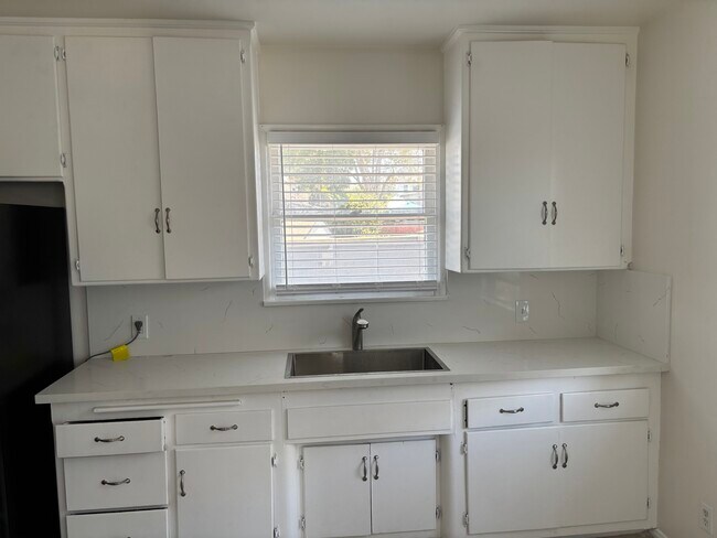 Quartz countertops - 6266 S La Brea Ave