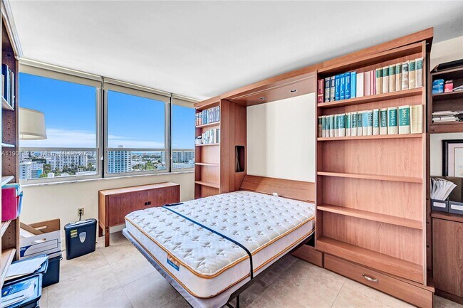 Building Photo - 11 Island Ave