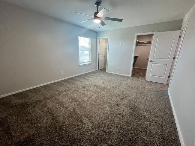 Building Photo - Stunning East Side Home