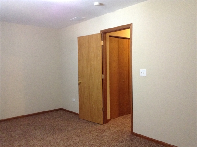 Building Photo - 3826 Hennepin Ct