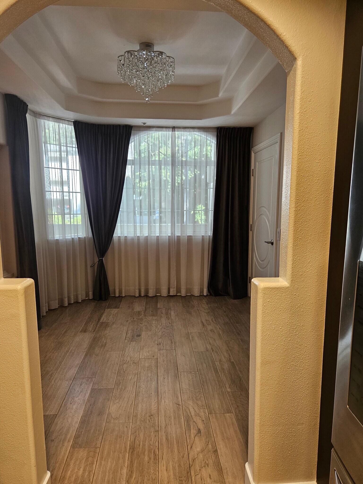 Building Photo - 7218 Hillside Ave