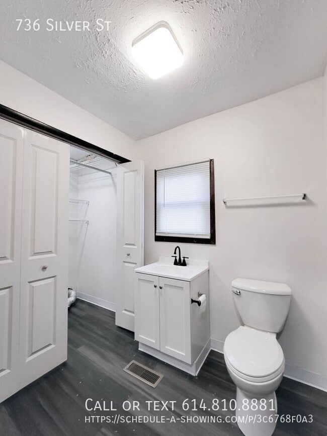 Building Photo - 736 Silver St