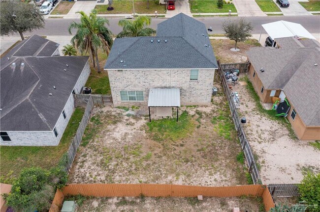 Building Photo - 19 Thunderbird Ave