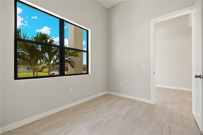 Building Photo - 4713 6th St W