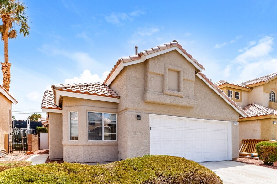 Building Photo - 1027 Overture Dr