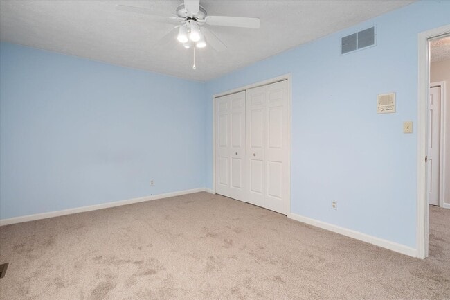 Building Photo - Charming Colonial in Elmhurst Station