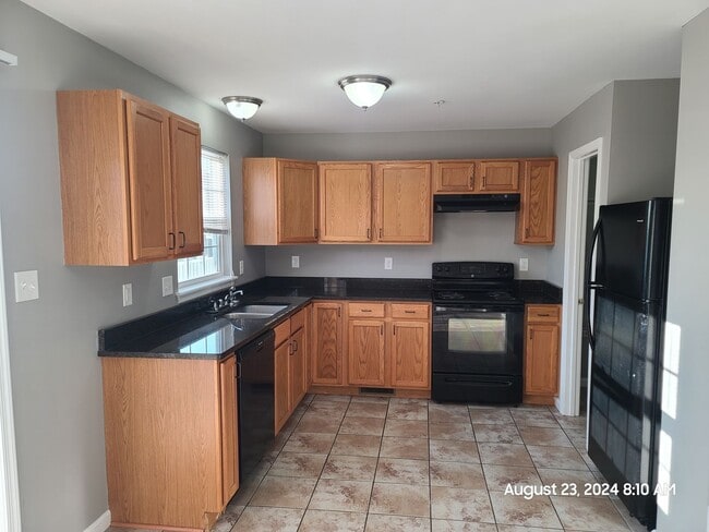 Building Photo - 3 Bedroom Townhouse For Rent in Waynesboro