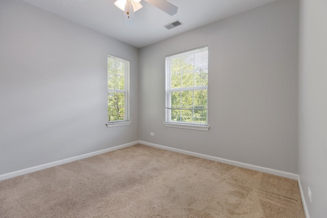 Building Photo - 1127 Orleans Dr