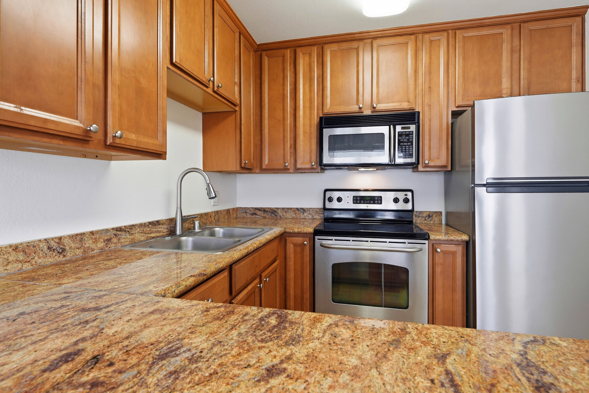 Building Photo - 523 Woodside Oaks