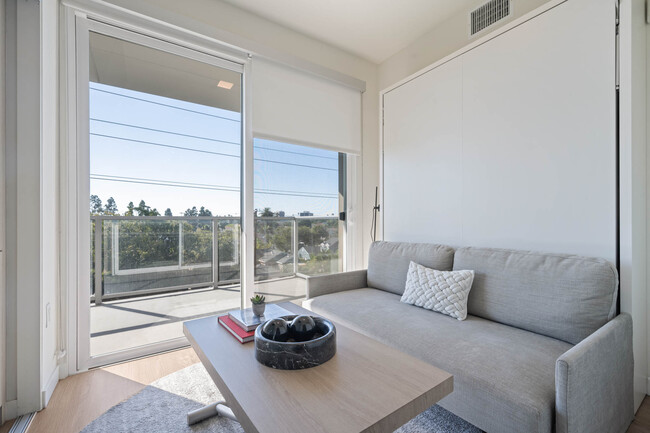 Primary Photo - Opulent, Fully Furnished Private Room in S...