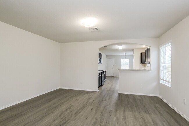 Building Photo - 325 Shelby Meadow Dr