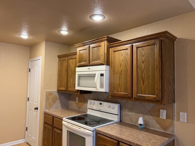 Building Photo - 4701 Autumn Valley Dr