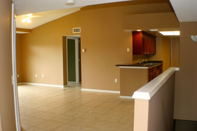 Building Photo - 4167 N Haverhill Rd