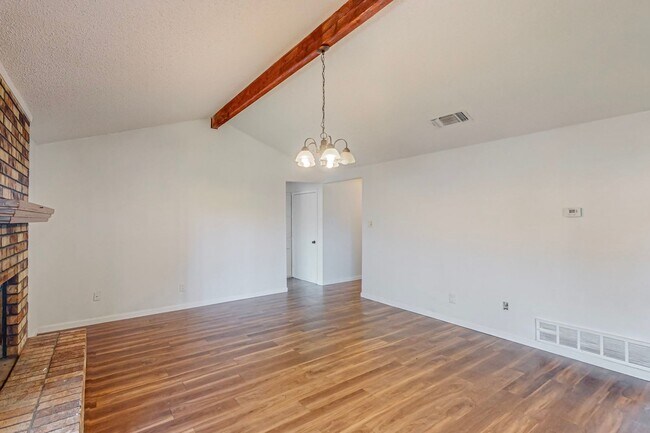 Building Photo - Adorable 1 Story Ready for Move In!  Birdville ISD!