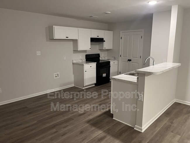 Building Photo - 4503 Suncrest Dr