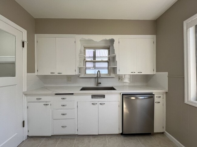 Building Photo - Bright and Welcoming Home with Modern Kitchen, Expansive Backyard & Flexible Living Space