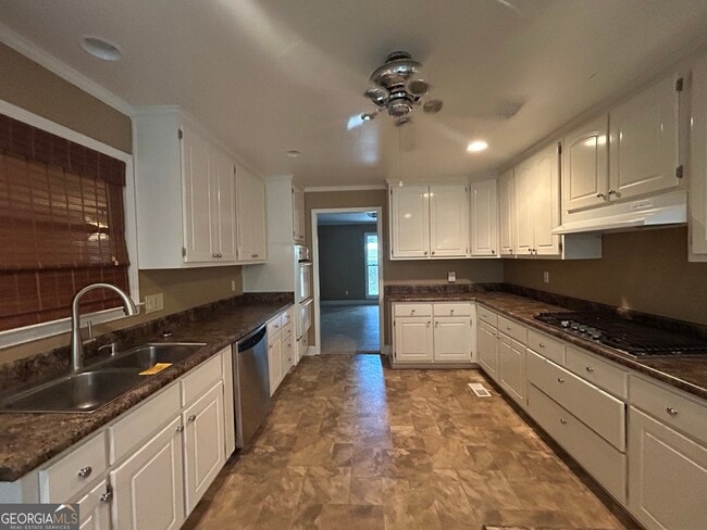 Building Photo - 308 Wynterhall Dr