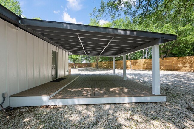 Building Photo - 9003 Capitol Dr