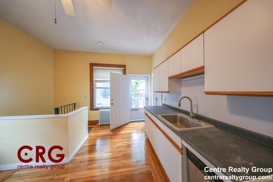 Building Photo - 22 Grand View Ave