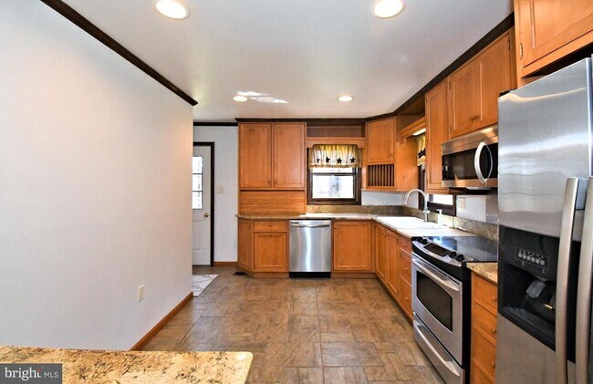 Building Photo - 306 Cedar Hill Rd