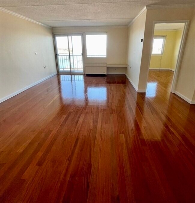 Building Photo - 100 Cove Way