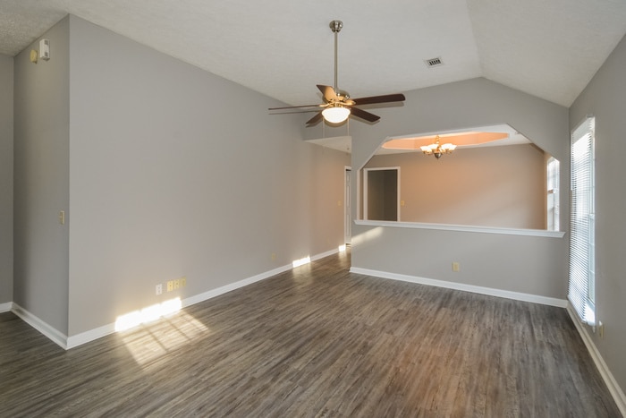 Building Photo - 120 Ridgeview Dr