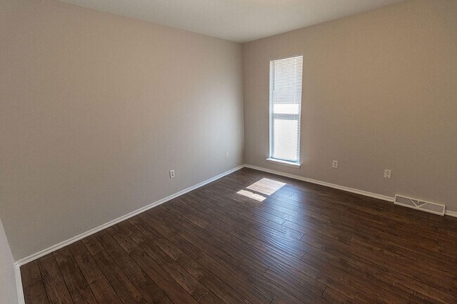 Building Photo - 1011 W Ash St