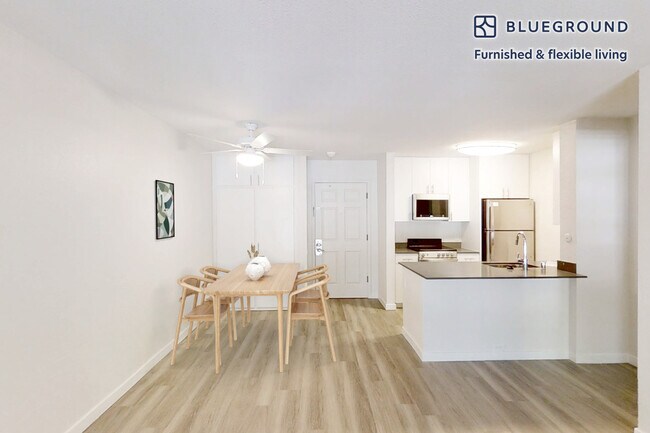 Building Photo - 555 W Middlefield Rd