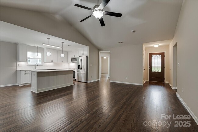 Building Photo - 4624 Waterbell Ln
