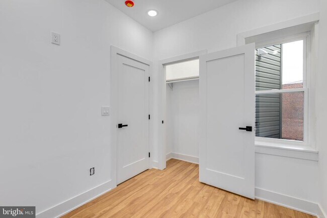 Building Photo - 713 S 55th St