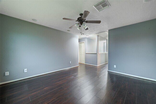 Building Photo - 2931 Meadowglen Cove