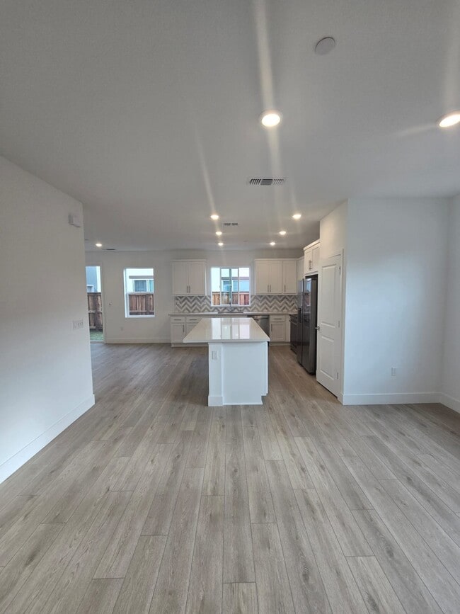 Building Photo - 3275 Workman Ave