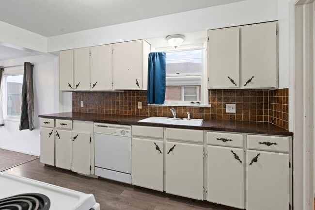 Building Photo - Charming Updated Single-Family Home Near Northtown