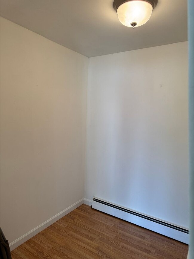 Building Photo - 3138 Ponemah Dr