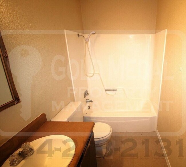 Building Photo - 2002 Sherman Dr